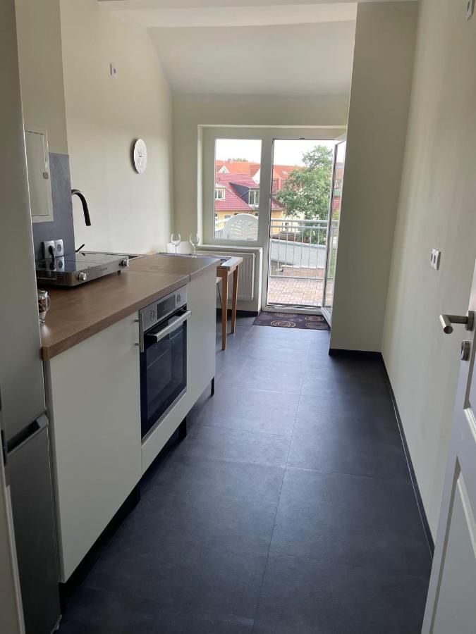 Schoene Neue 4 Zimmer Wohnung Mit Sued-Balkon Bis 8 Personen Наумбург Экстерьер фото